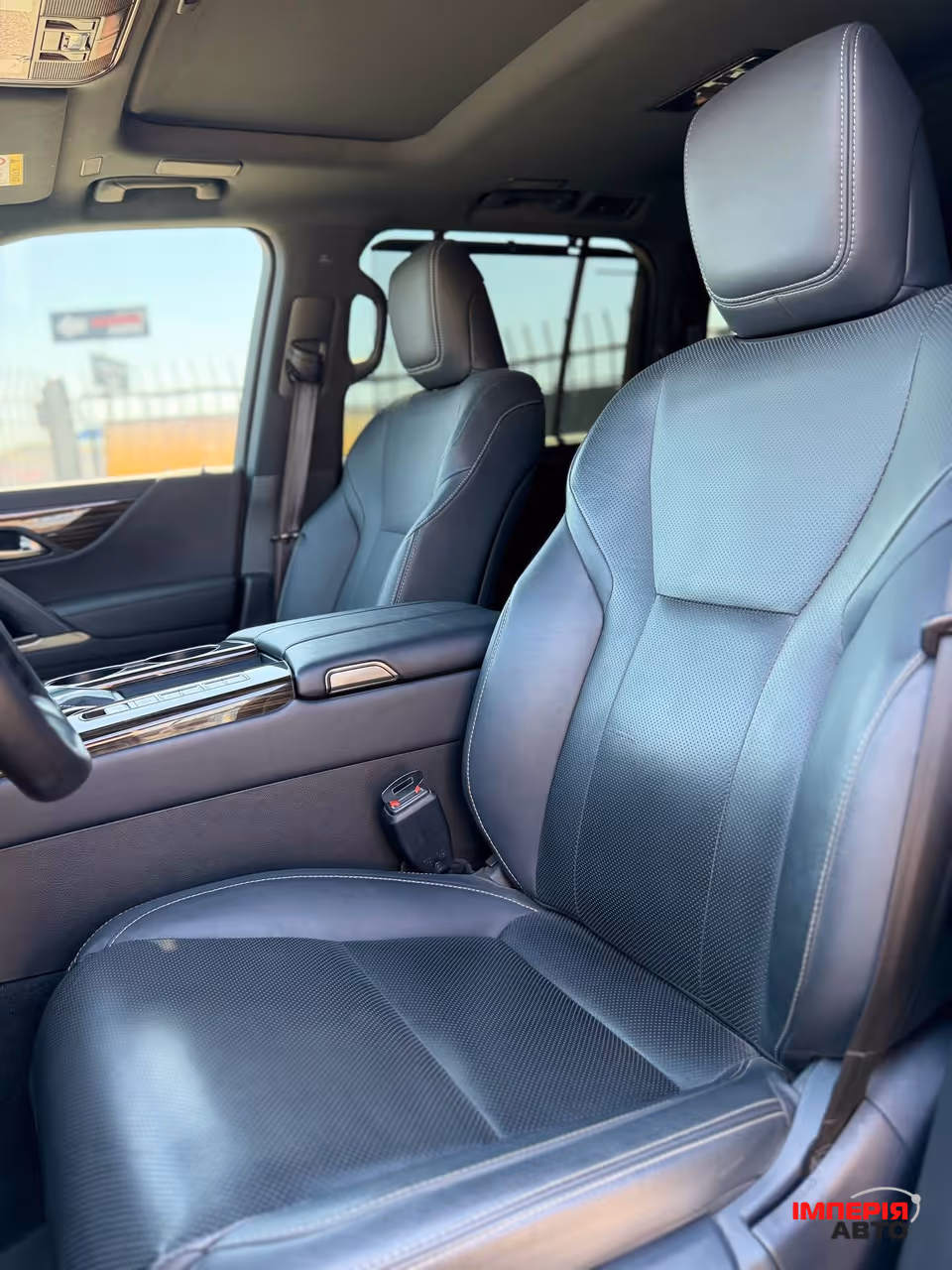 Lexus LX - фото 8