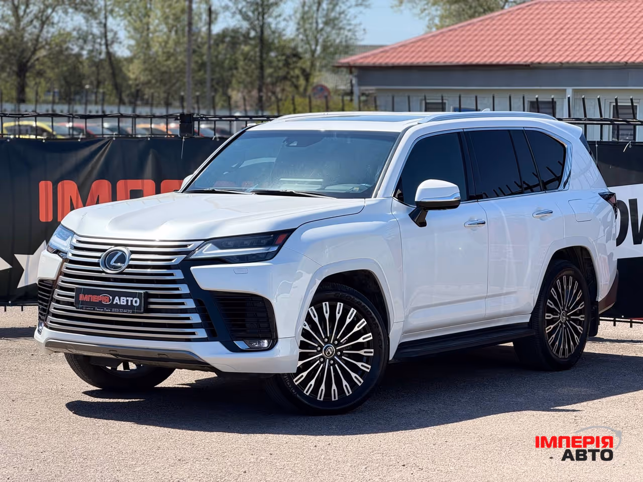 Lexus LX - фото 1