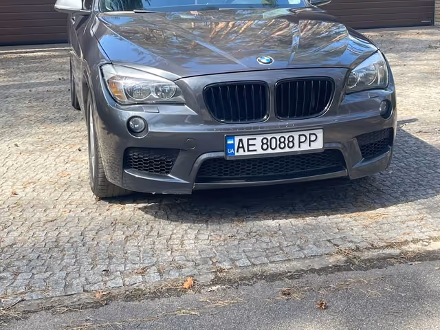 BMW X1 - фото 1