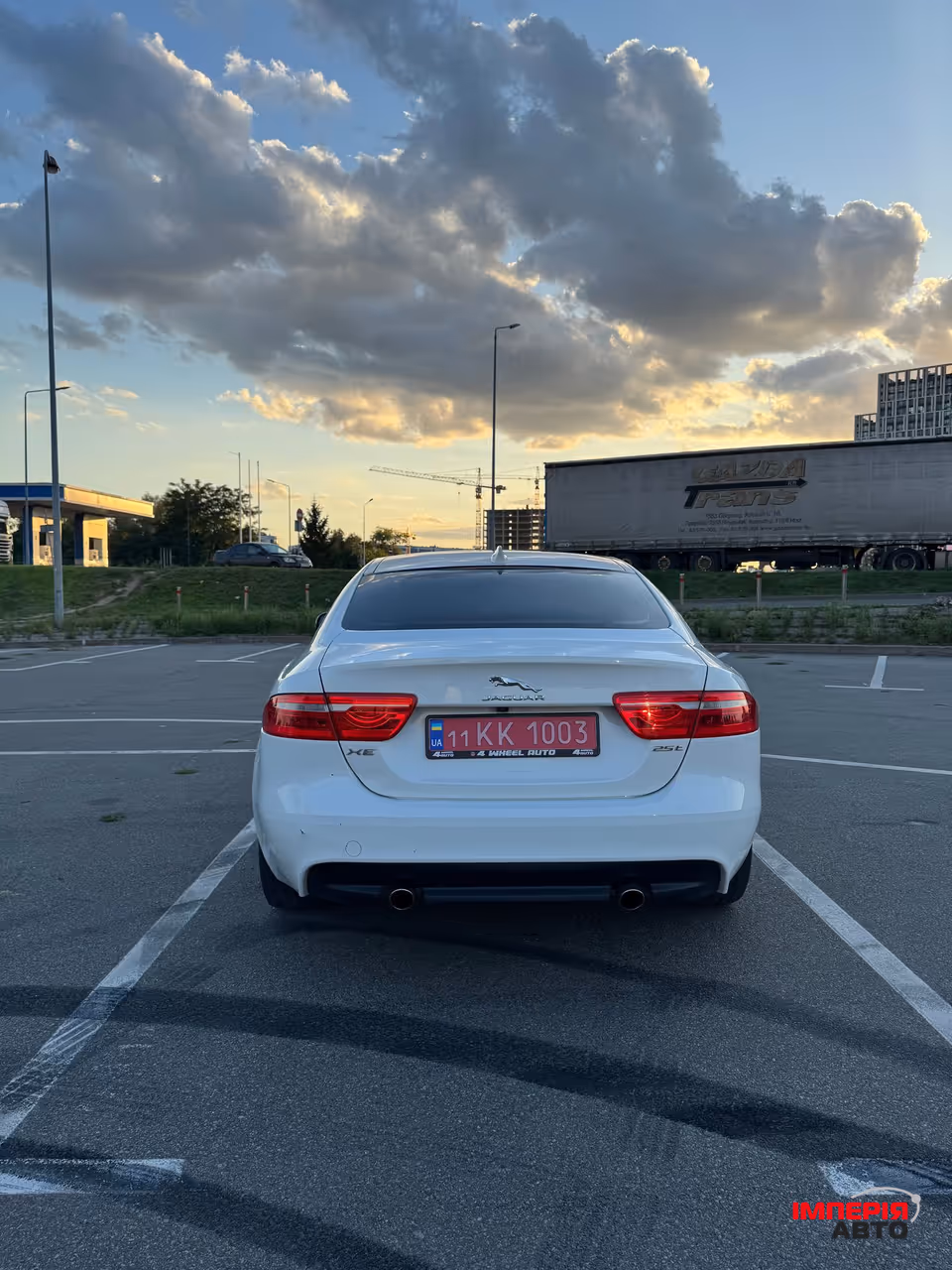 Jaguar XE - фото 5