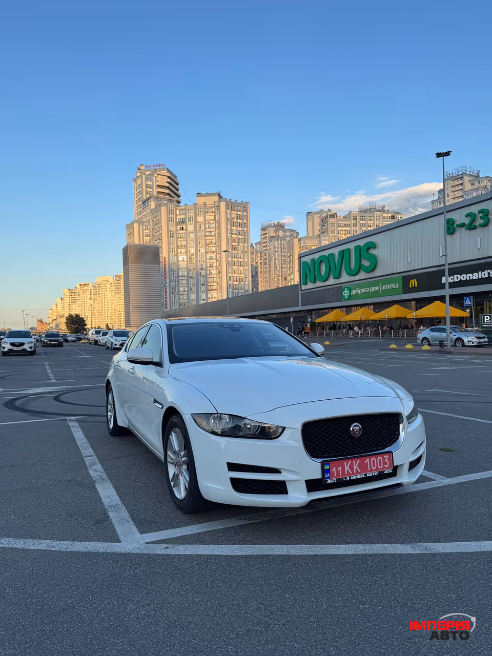 Jaguar XE - фото 1