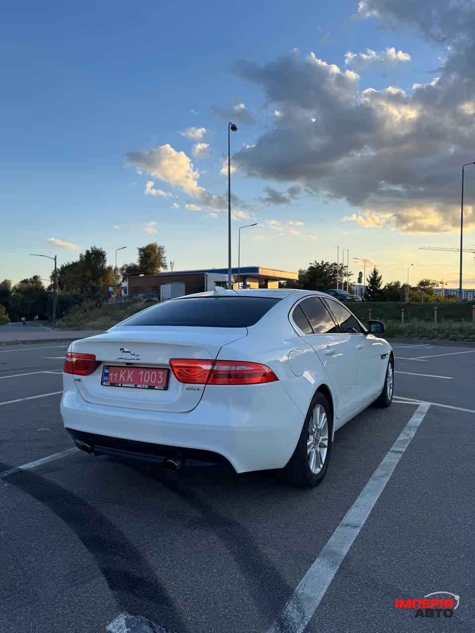 Jaguar XE - фото 6