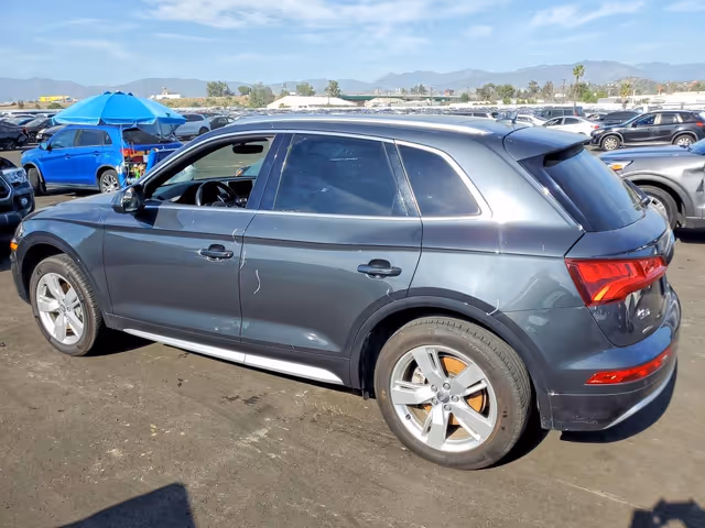 Audi Q5 - фото 4