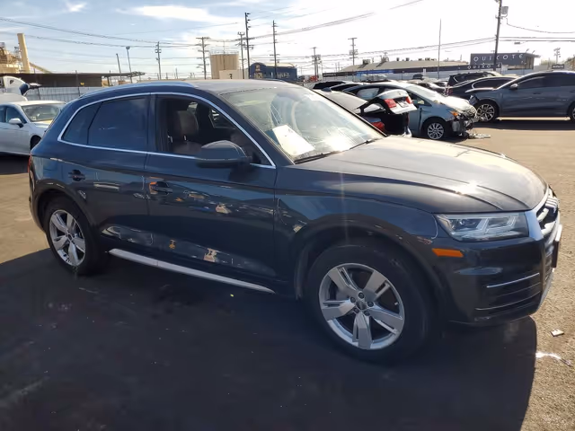 Audi Q5 - фото 3