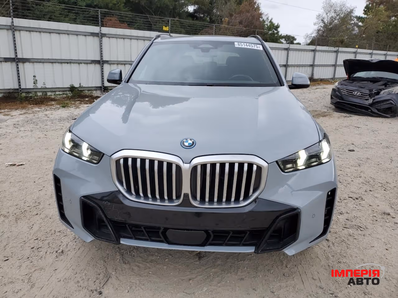 BMW X5 - фото 1