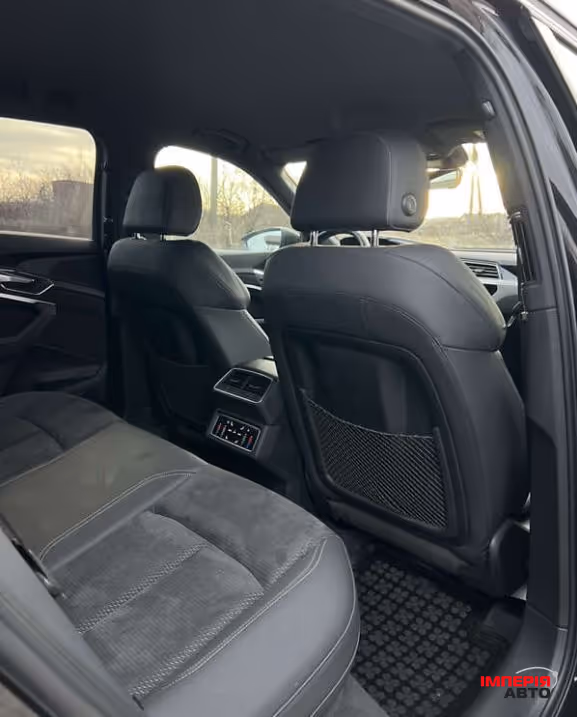 Audi e-tron - фото 12