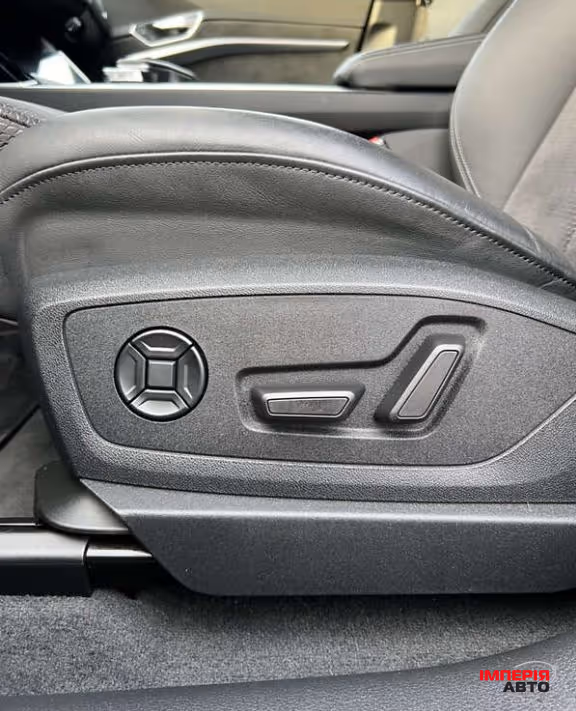 Audi e-tron - фото 9