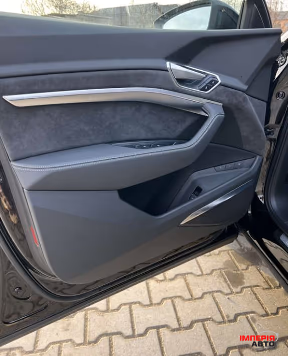 Audi e-tron - фото 10