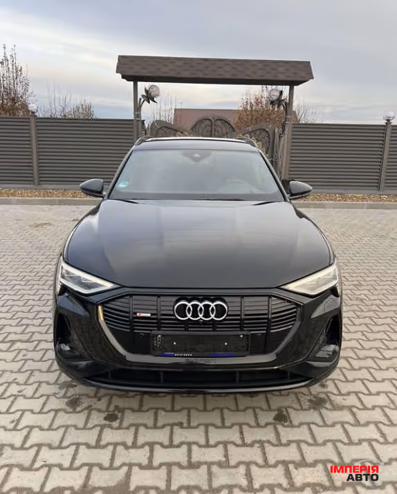 Audi e-tron - фото 3