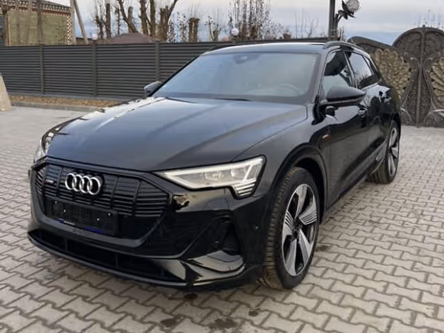 Audi e-tron - фото 2