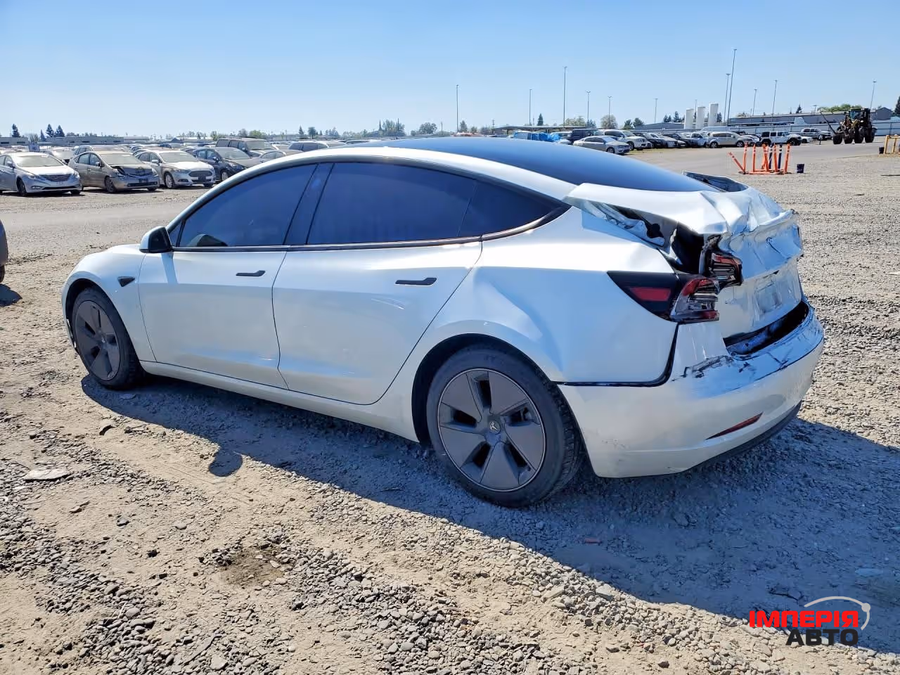 Tesla Model 3 - фото 4