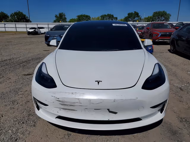 Tesla Model 3 - фото 2