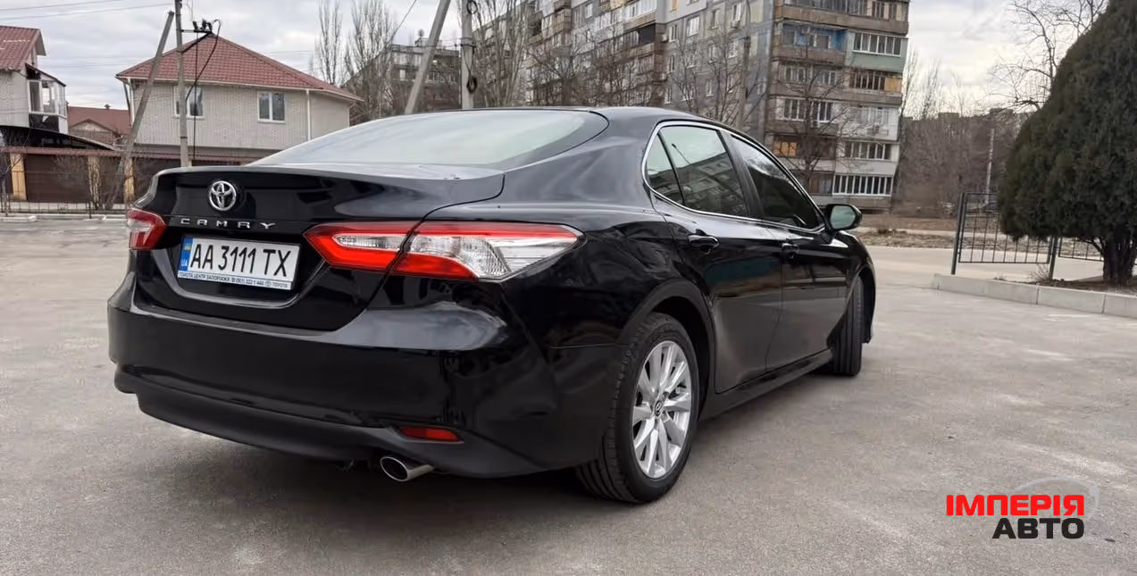 Toyota Camry - фото 3