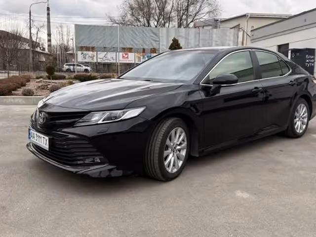 Toyota Camry - фото 2