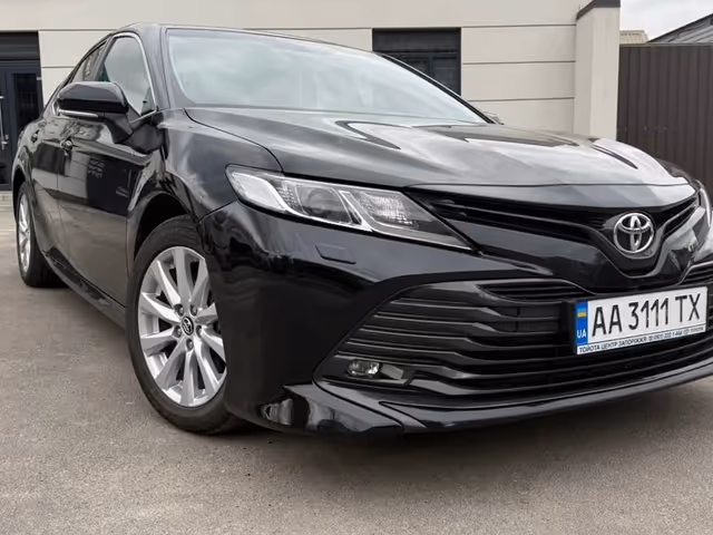 Toyota Camry - фото 4