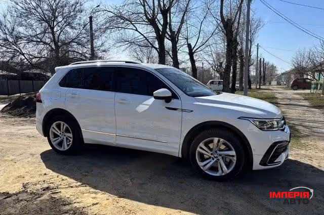 Volkswagen Tiguan - фото 6
