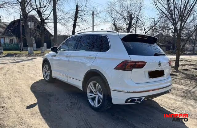 Volkswagen Tiguan - фото 9