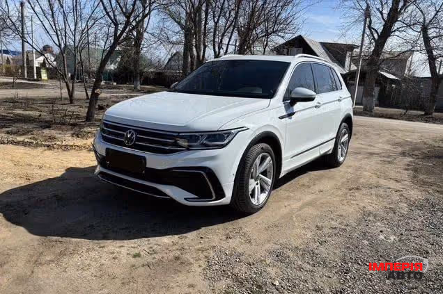 Volkswagen Tiguan - фото 2