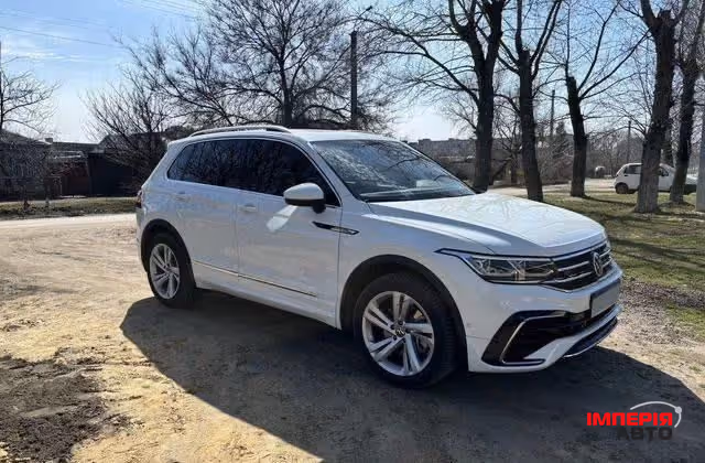 Volkswagen Tiguan - фото 5