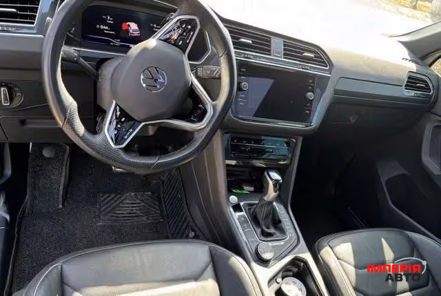 Volkswagen Tiguan - фото 11