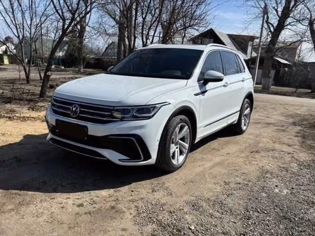 Volkswagen Tiguan - фото 2