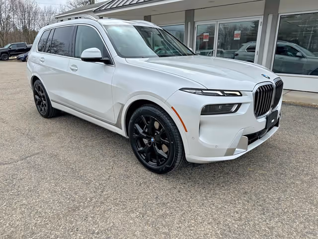 BMW X7 - фото 1
