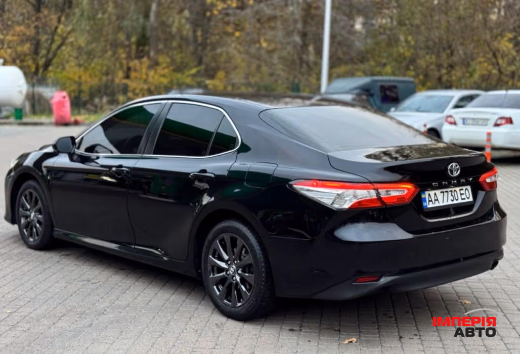 Toyota Camry - фото 6