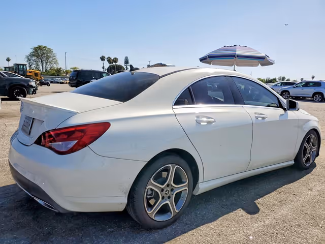 Mercedes-Benz CLA - фото 4