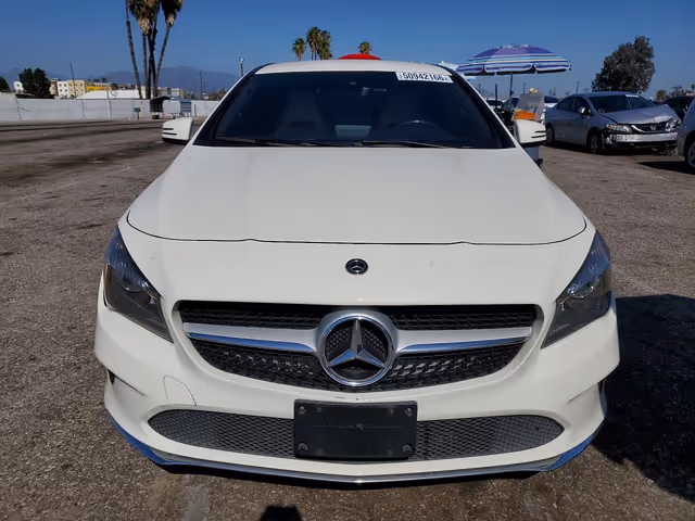Mercedes-Benz CLA - фото 1