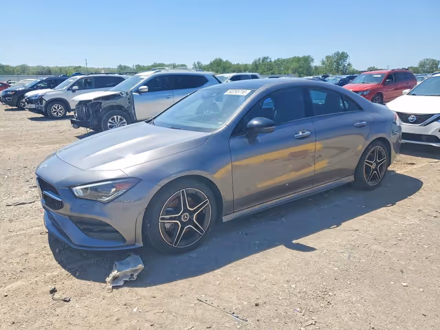 Mercedes-Benz CLA - фото 1