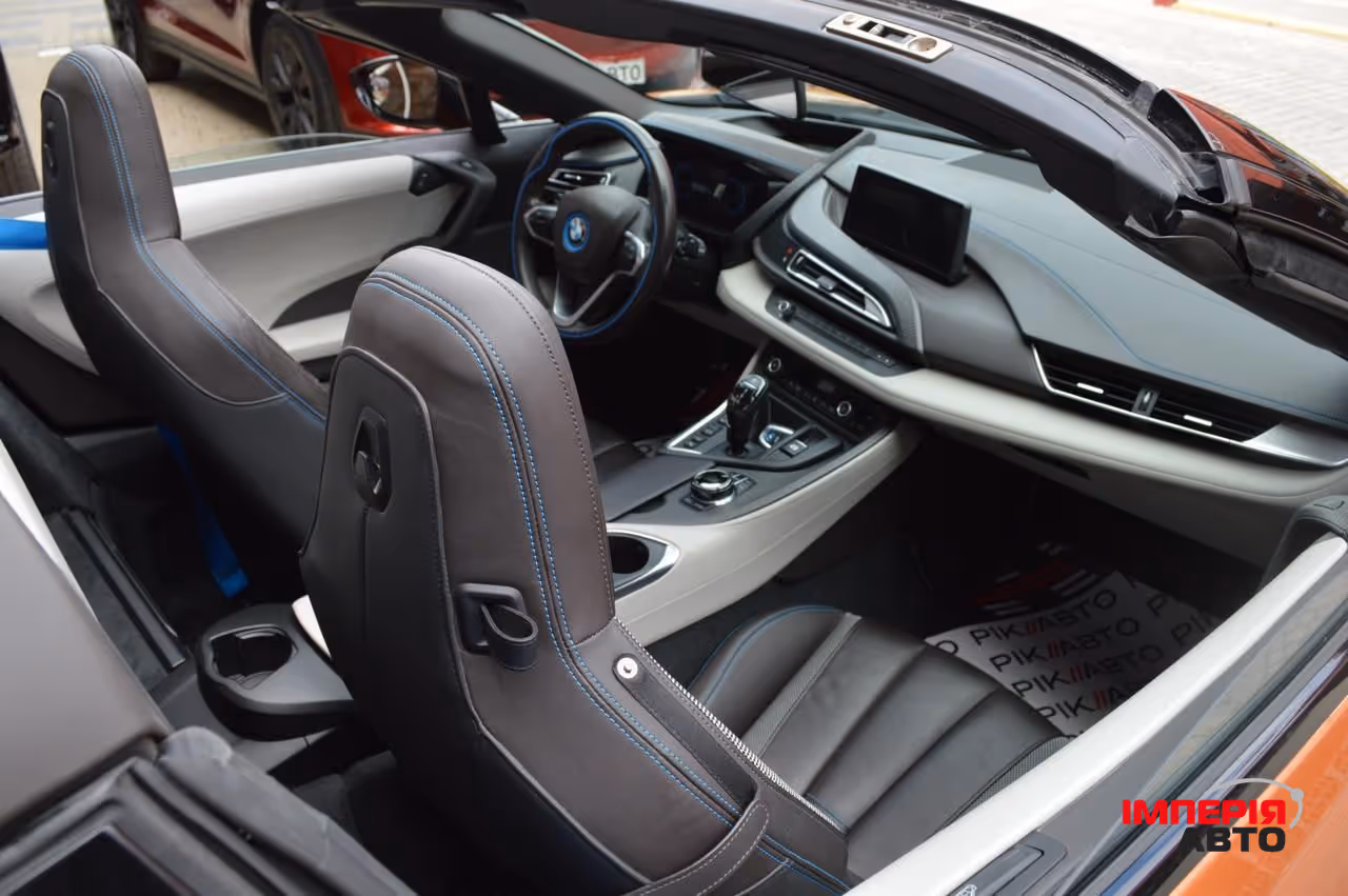 BMW i8 - фото 9