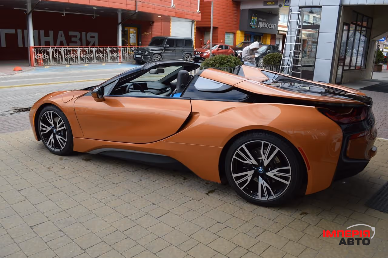 BMW i8 - фото 8