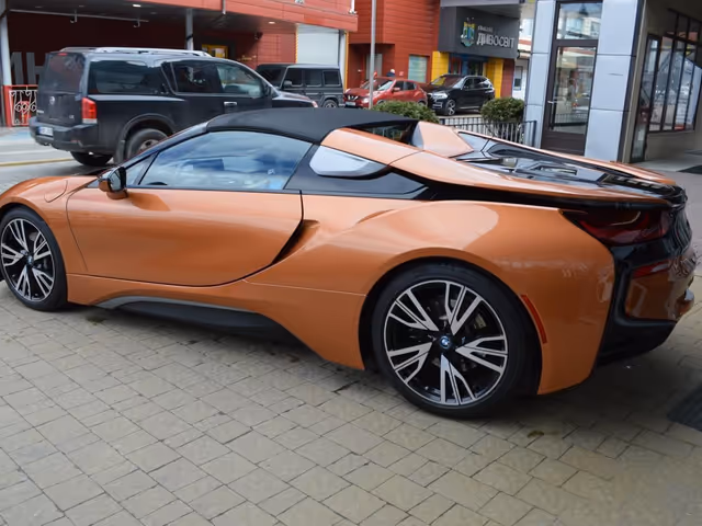 BMW i8 - фото 4
