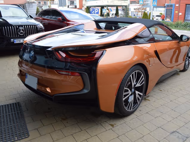 BMW i8 - фото 3