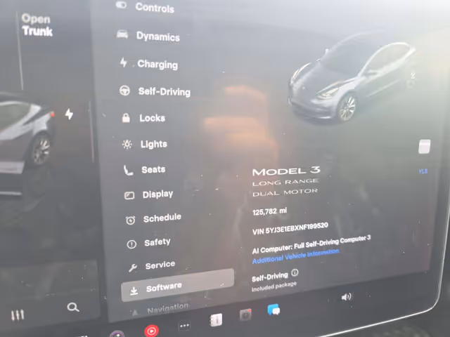 Tesla Model 3 - фото 5