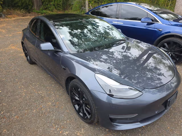 Tesla Model 3 - фото 3