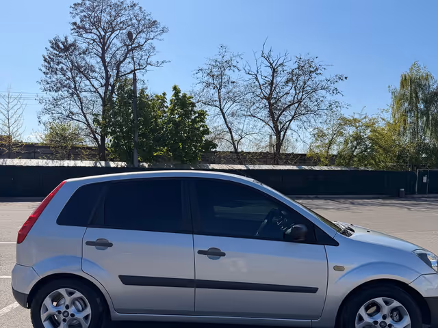 Ford Fiesta - фото 4