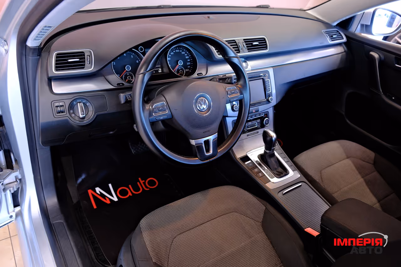 Volkswagen Passat - фото 7