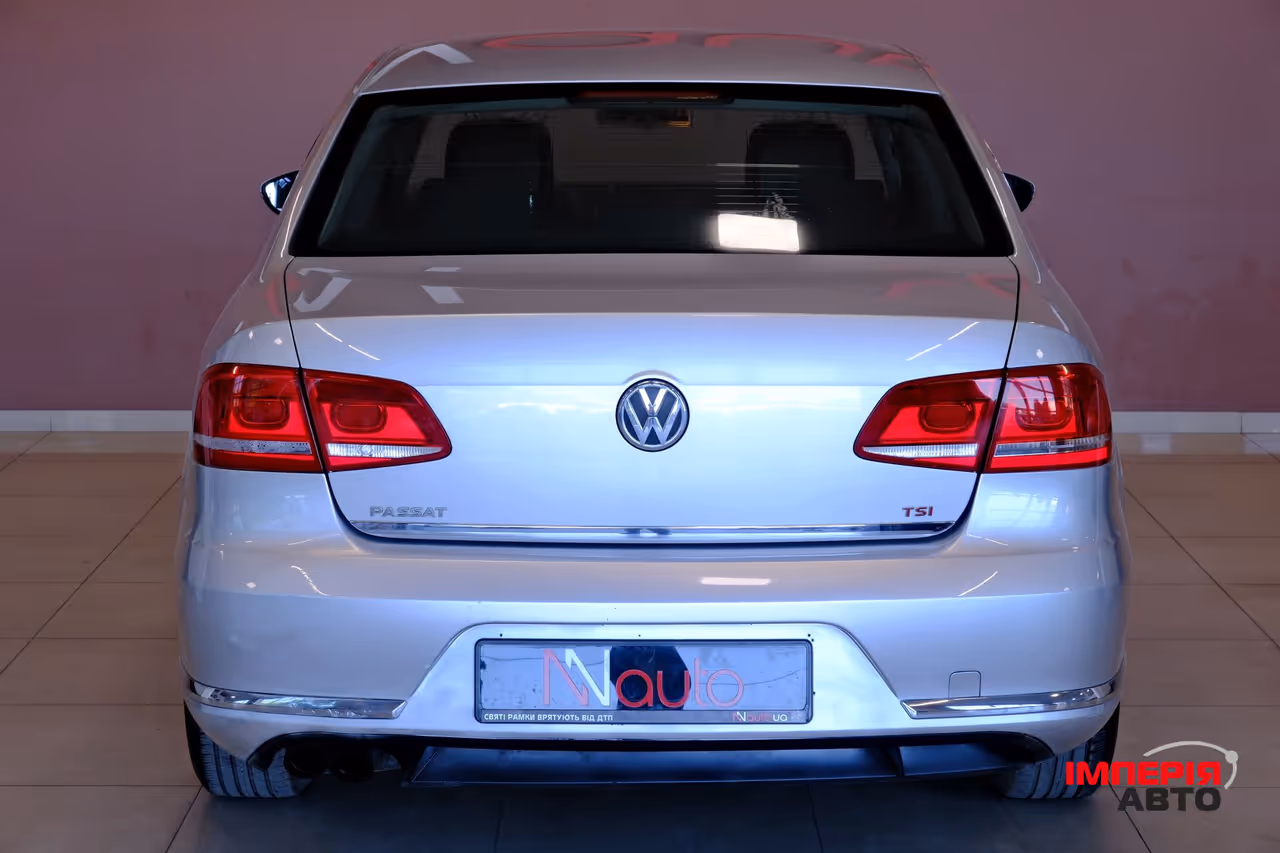 Volkswagen Passat - фото 6