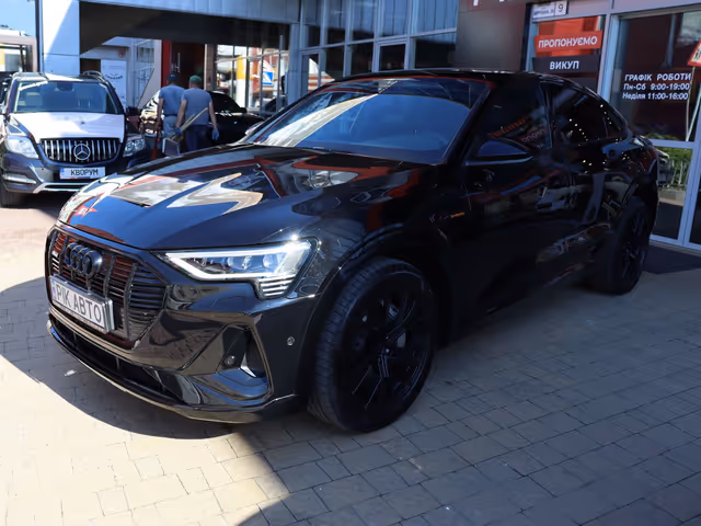 Audi e-tron Sportback - фото 2