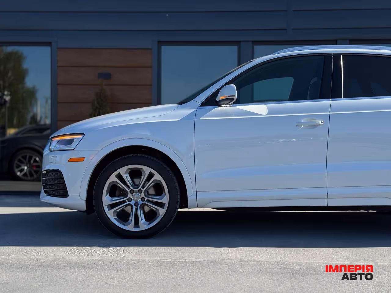 Audi Q3 - фото 16