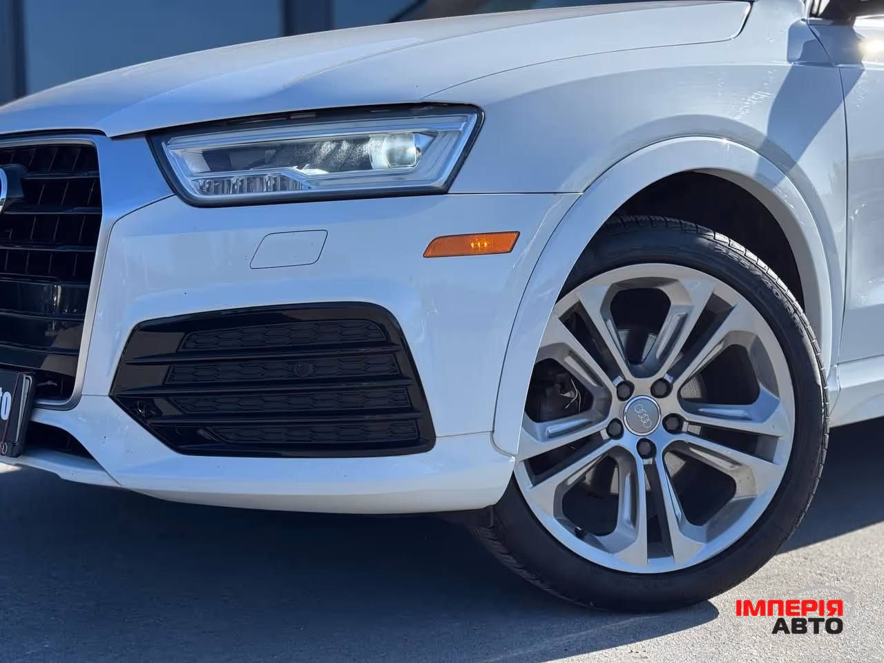 Audi Q3 - фото 9