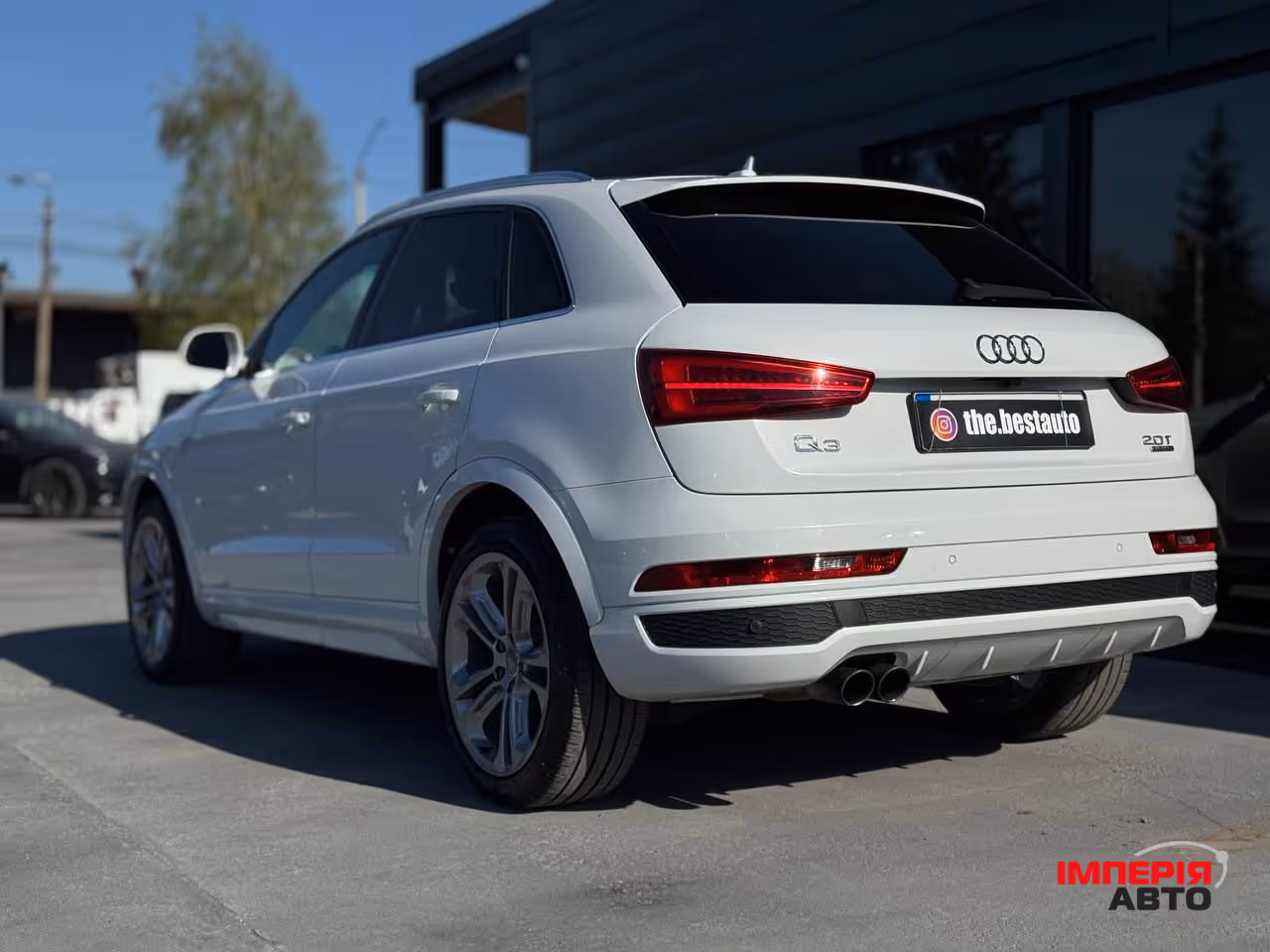 Audi Q3 - фото 18