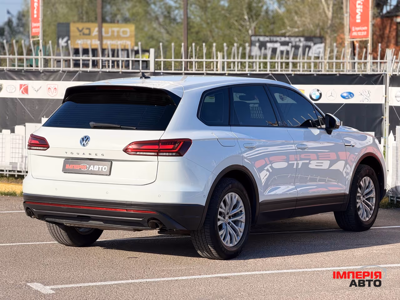 Volkswagen Touareg - фото 6