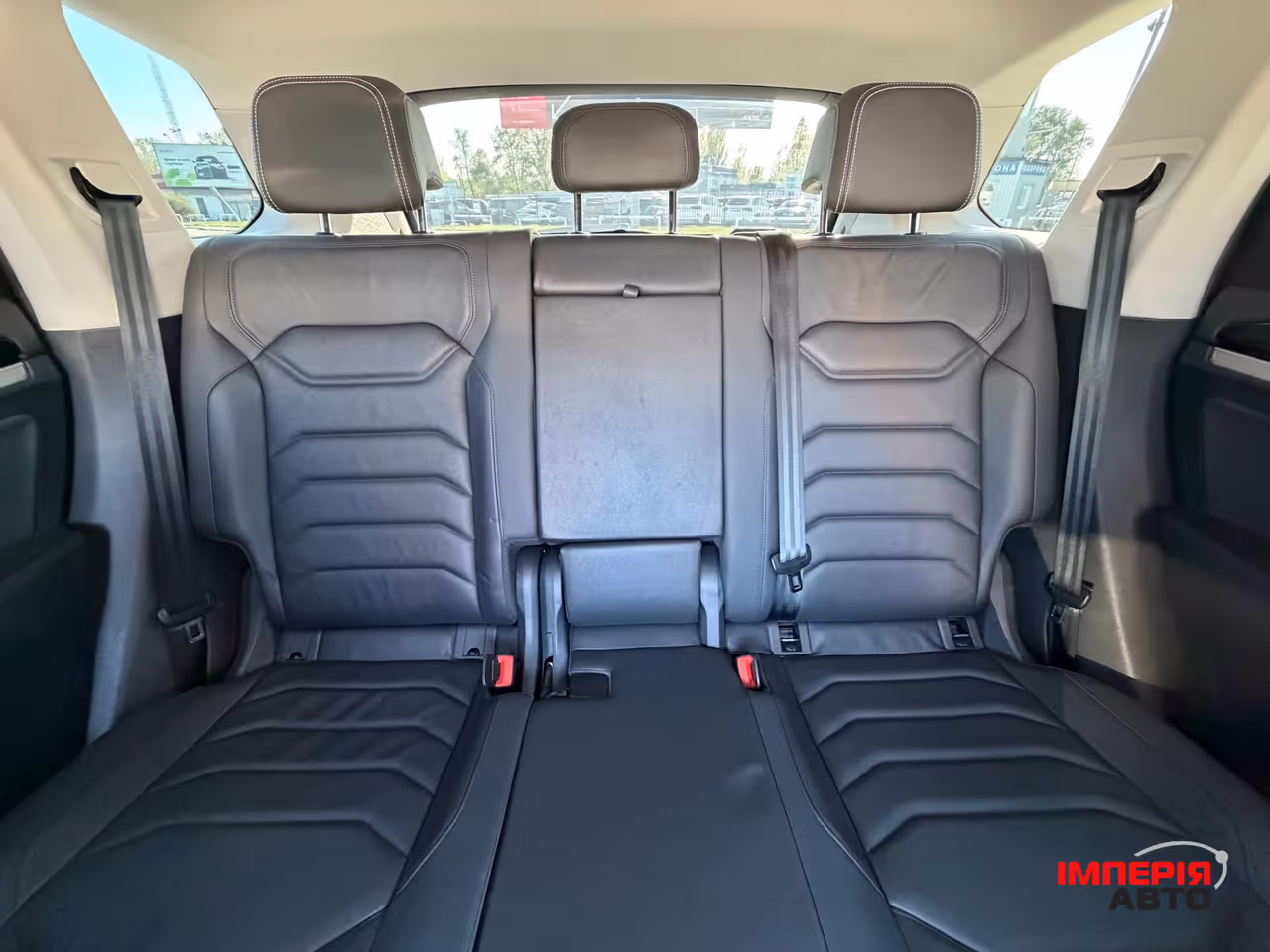 Volkswagen Touareg - фото 9