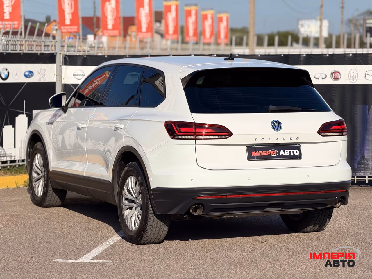Volkswagen Touareg - фото 4