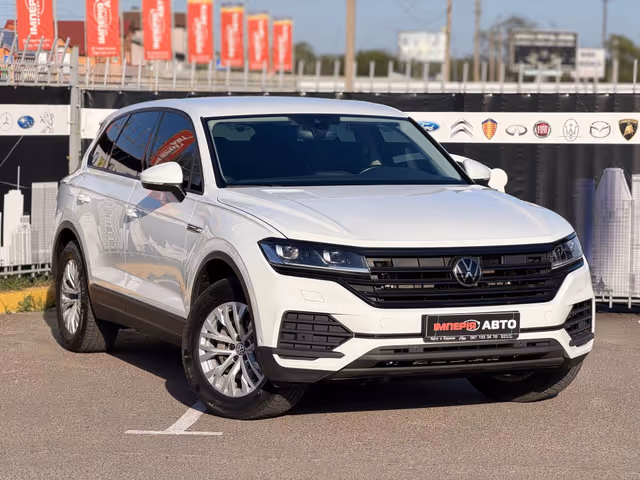 Volkswagen Touareg - фото 2