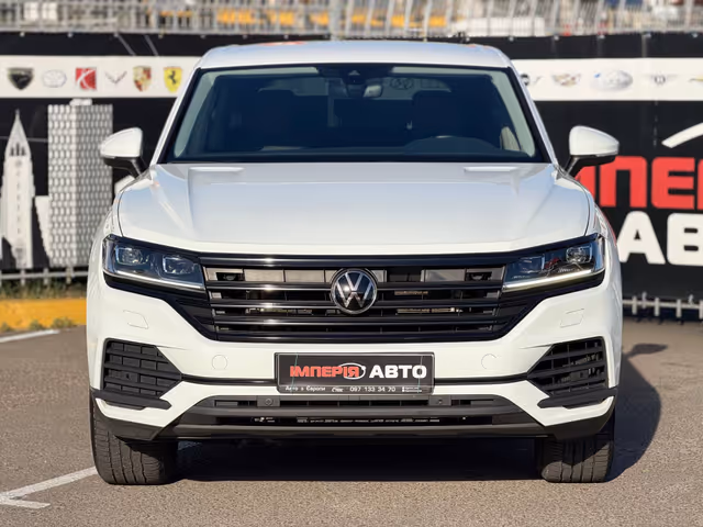 Volkswagen Touareg - фото 3