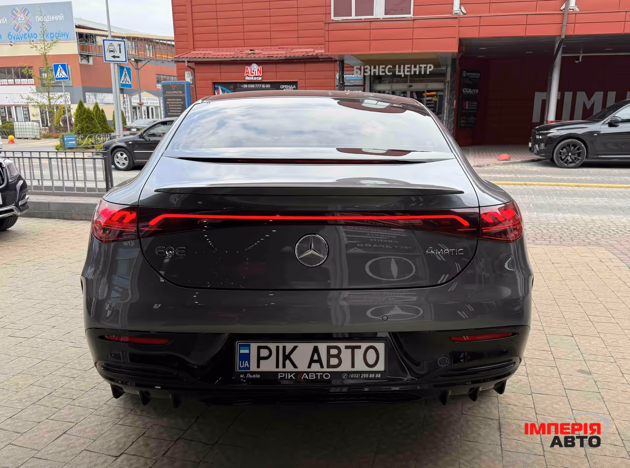 Mercedes-Benz EQE - фото 7