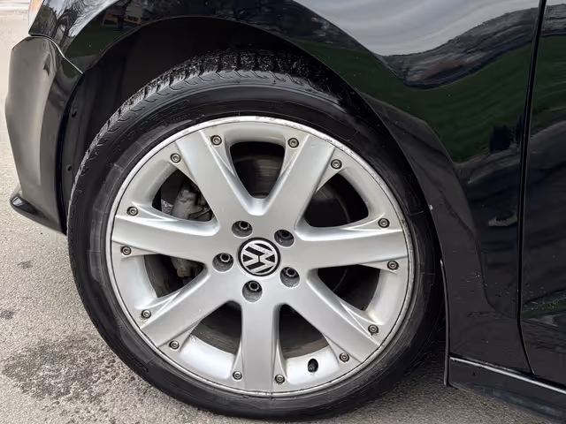 Volkswagen Jetta - фото 4